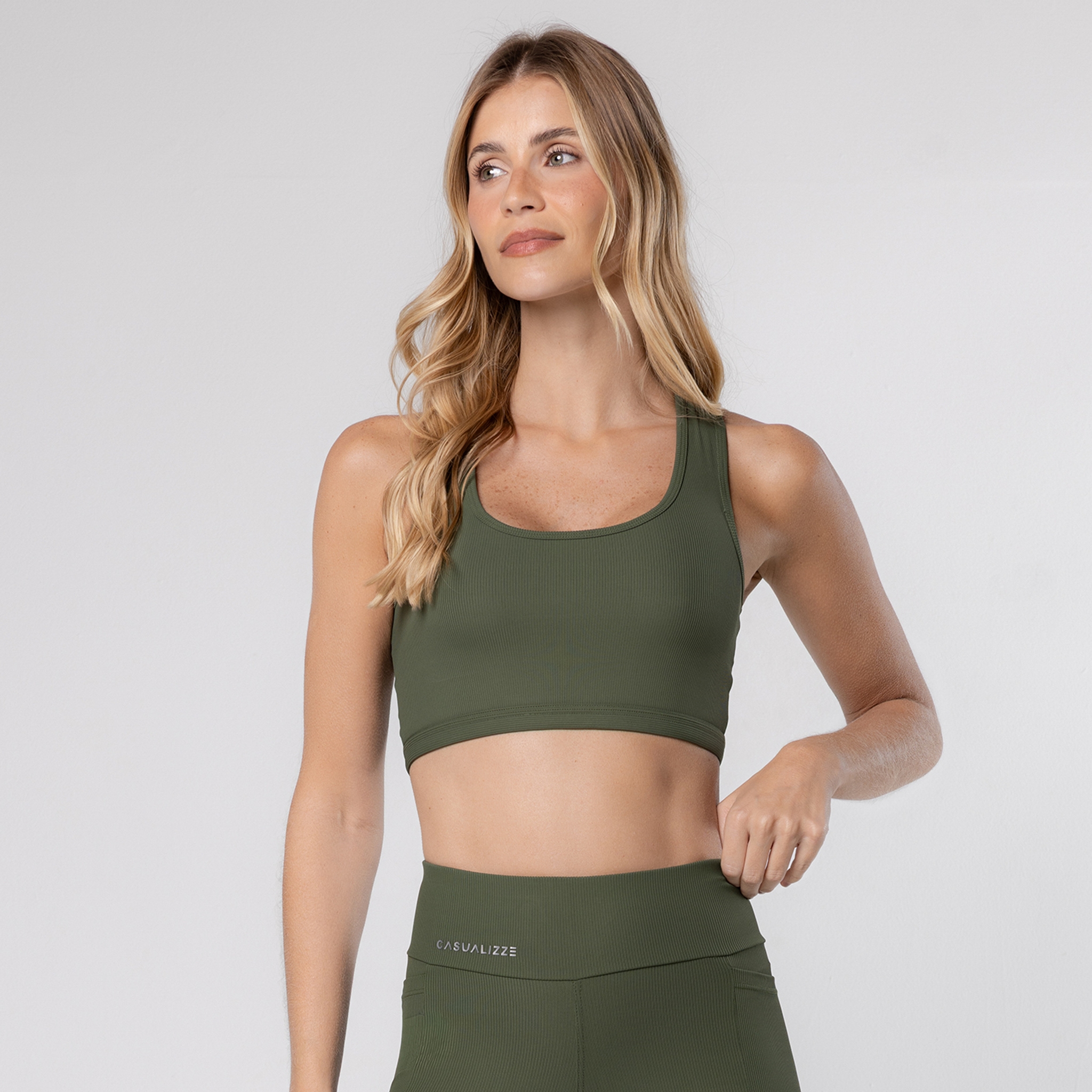 Conjunto Sprint + Essence Verde Militar