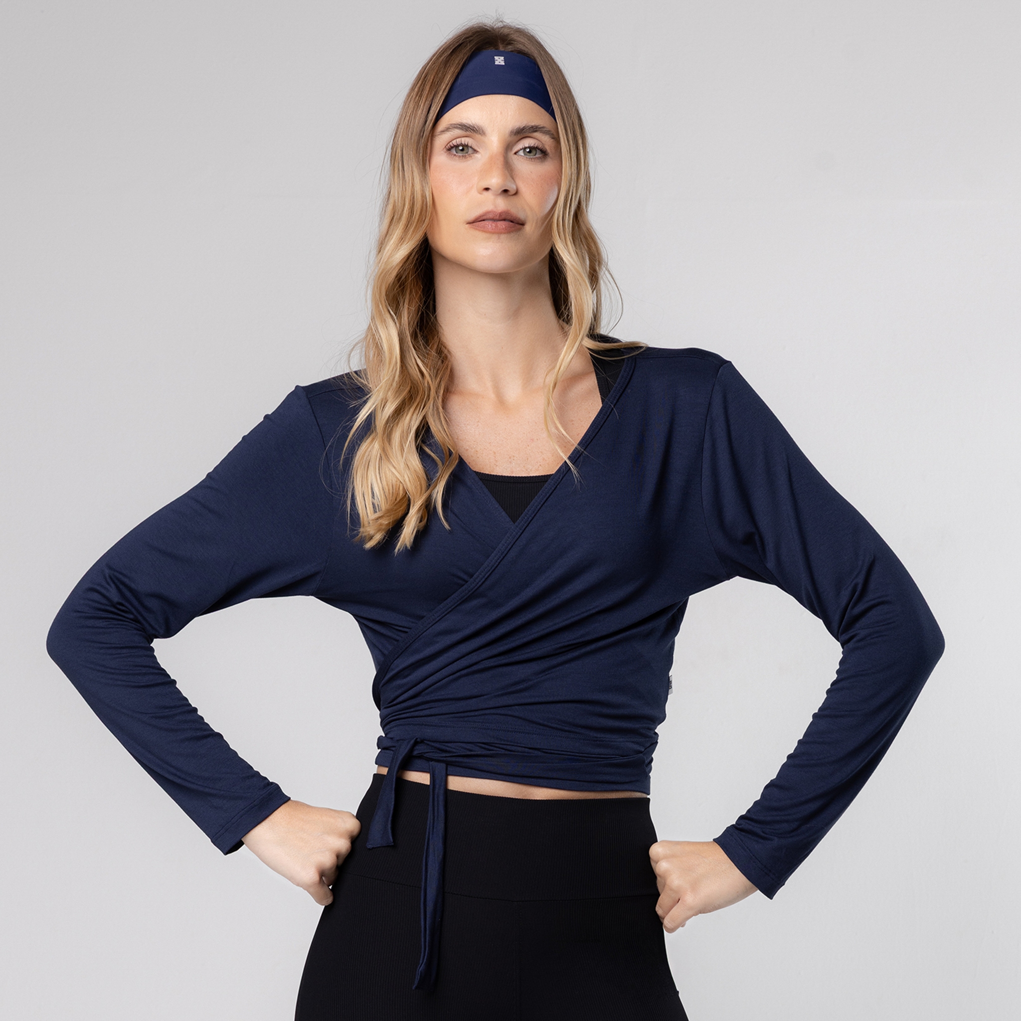 Cropped Decote V Transpassado Manga Longa Fitness Amarração - Marinho U Cropped Decote V Transpassado Manga Longa Fitness Amarração - Marinho U